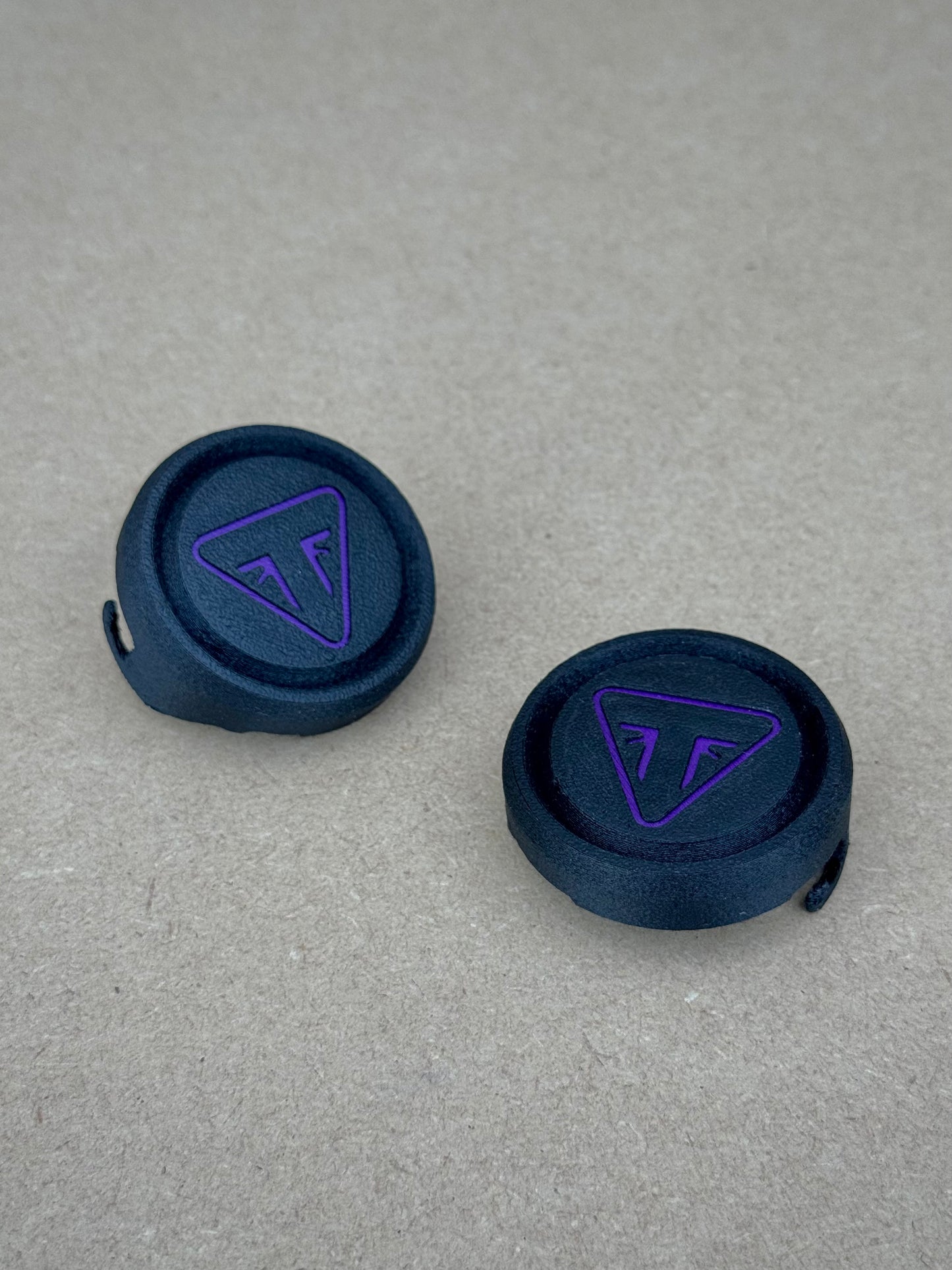 Upgraded Swingarm Axle Caps – Triumph 660 Style – Set of 2