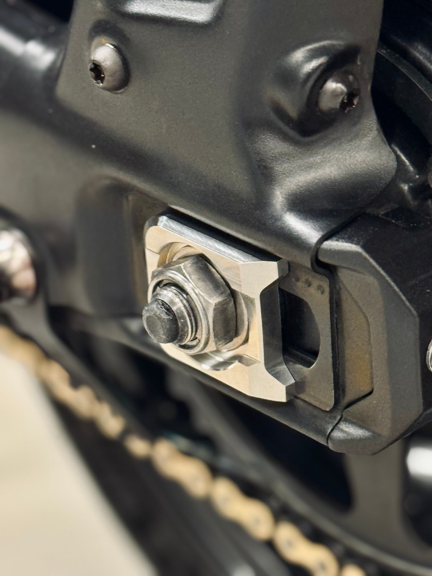 Axle Tensioner Cap for Triumph 660