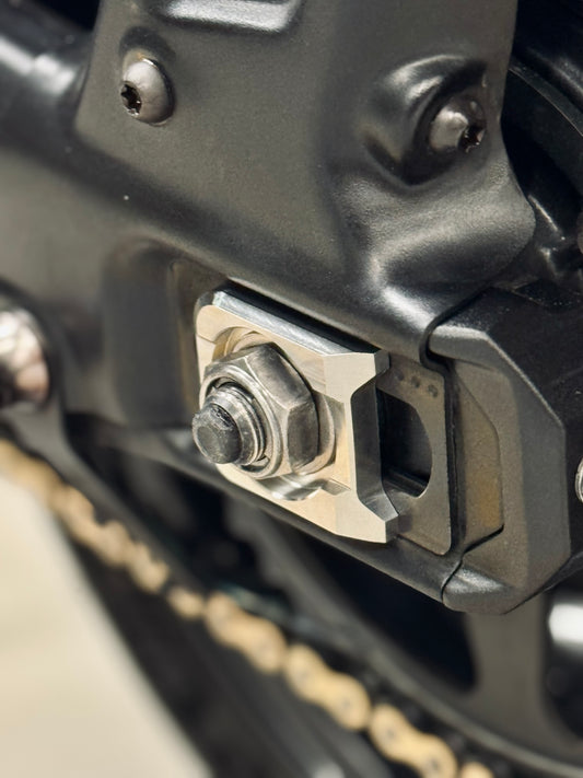 Axle Tensioner Cap for Triumph 660